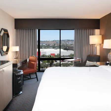 Sheraton Mission Valley San Diego Hotel Отели рядом с достопримечательностью «Стадион SDCCU»