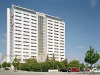Scandic Södra Kajen Hotels near Ropsten