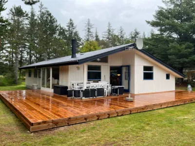 "Hakan" - 4km from the Sea