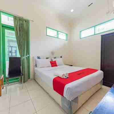 RedDoorz @ Jalan R.E. Martadinata Sukabumi Rooms