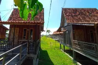 Kampong Nelayan Resort Hotels in Bungatan