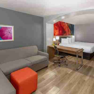 La Quinta Inn & Suites by Wyndham New Braunfels Rooms