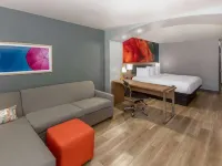La Quinta Inn & Suites by Wyndham New Braunfels Hotels in Comal County
