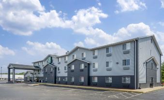 Quality Inn & Suites Delaware