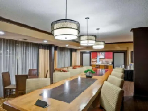 ハンプトン イン アルバニー ウルフ ロード (エアポート) コロニーのホテル