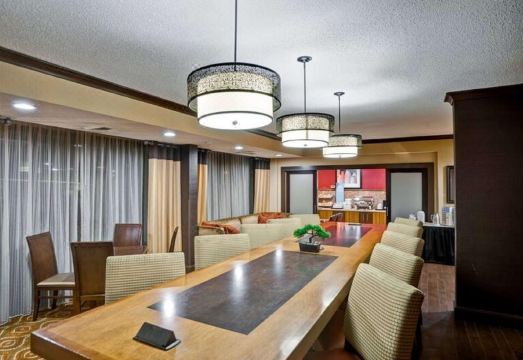 햄프턴 인 알바니