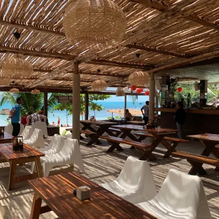 Silver Beach Resort Отели рядом с достопримечательностью «Тхонг-Такиан»
