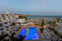 Limanaki Beach Hotel & Suites
