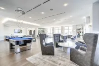 Upscale Apartments in Crystal City Hotel dekat VRE Crystal City station