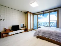 Tongyeong Cobalt Blue Pension