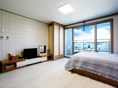 코발트블루펜션 거북선 주변 호텔