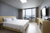 Busan Yeongdo Beach