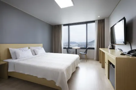 Busan Yeongdo Beach Отели рядом с достопримечательностью «Пусанхан-тэгё»