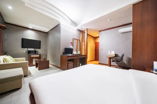 โรงแรมลักเชอรี่ โอซาน