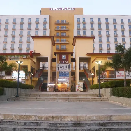 Hotel Grand 81