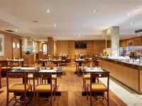 Windsor Copa Hotel Hotels near Leblon