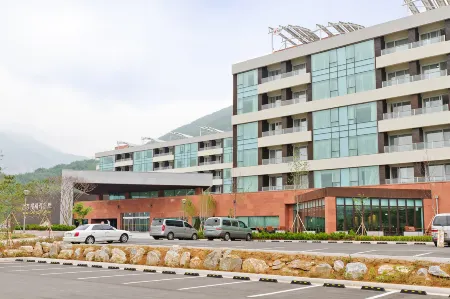 Mungyeong Saejae Resort Отели рядом с достопримечательностью «Mungyeong Saejae»