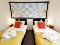 Modern 2 BR Apartment near Town Hotels in Newmarket