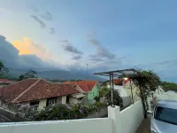 Villa Tropica Kuningan Hotels in Cigugur