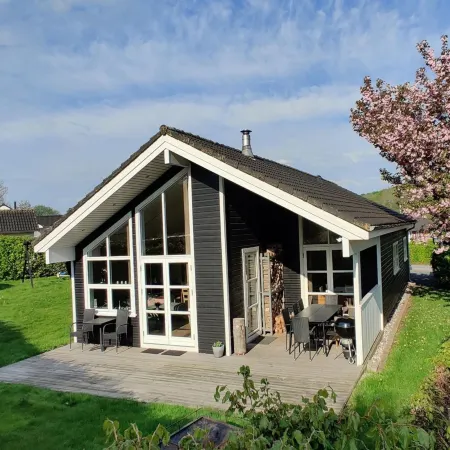 "Holmwith" - 200m from the Sea