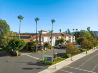 Holiday Inn Express SIMI VALLEY by IHG - parking