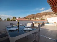 Sue Hotels in Palm-Mar