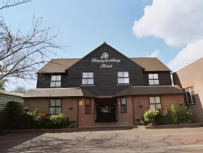 The Penny Farthing Hotel Hoteles cerca de Sterling Estate Agents