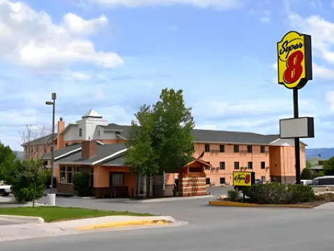 Super 8 by Wyndham Helena