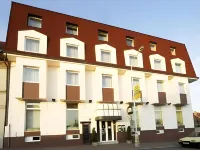 Hotel Henrietta Hotels in Předboj