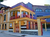 Uniqato Hotel Hoteles cerca de Antique Forum