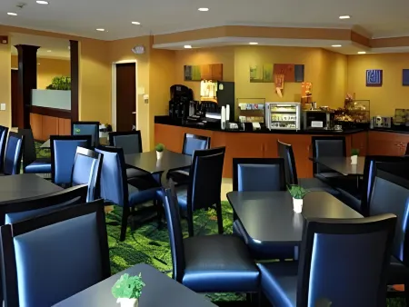 Fairfield Inn & Suites Denver Tech Center/South Отели в г. Дуглас
