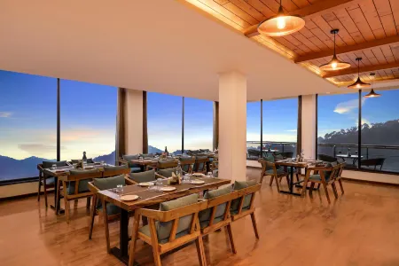 Lemon Tree Hotel, Kasauli Отели в г. Касоли