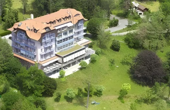 普利爾皮納酒店