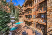 Timbers & Lone Eagle by Vail Resorts - Pools