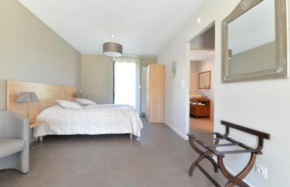 聖胡內賓館客房