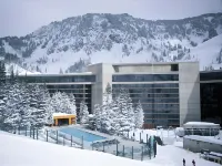 Cliff Lodge and Spa - Parking