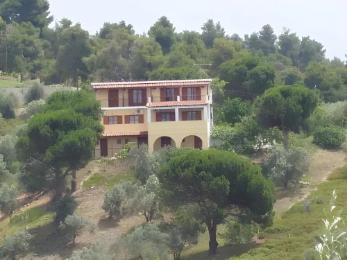 Villa Kavourakia Hotels in Kolios