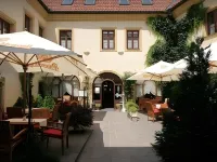Hotel Octarna - Free Parking Hotels in 