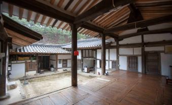 Sujoldang Hanok Guesthouse