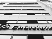 Hotel le Châtelain Hotels near Metro Delta