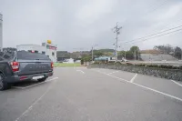 Yeongdeok Hotel Gloryel - parking