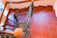 Zeeshtern Hotel - 2성급