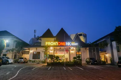 Front One HK Resort Simpang Lima Semarang Hotel dekat Warung Sembako Bu Asih