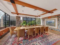 High Peaks Resort Hotels in Essex County
