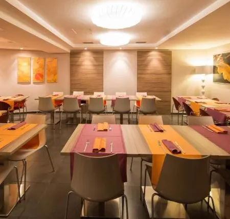Hotel Aroi Ponferrada Отели в г. Бьерсо
