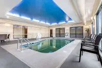 Comfort Suites - Pools