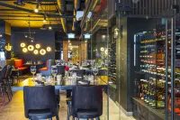 Halifax Tower Hotel & Conference Centre, Ascend Hotel Collection - bar