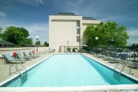 Hampton Inn Louisville-North/Clarksville Hotels in Clarksville