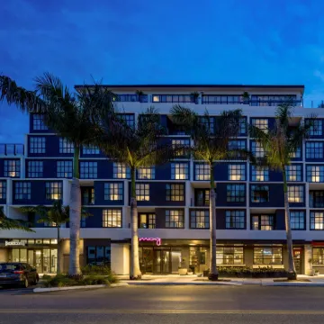 Moxy St. Petersburg Downtown Hotels near Historic Kenwood
