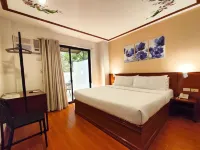 LaVie Hotel Hotels near University Of Northern Philippines